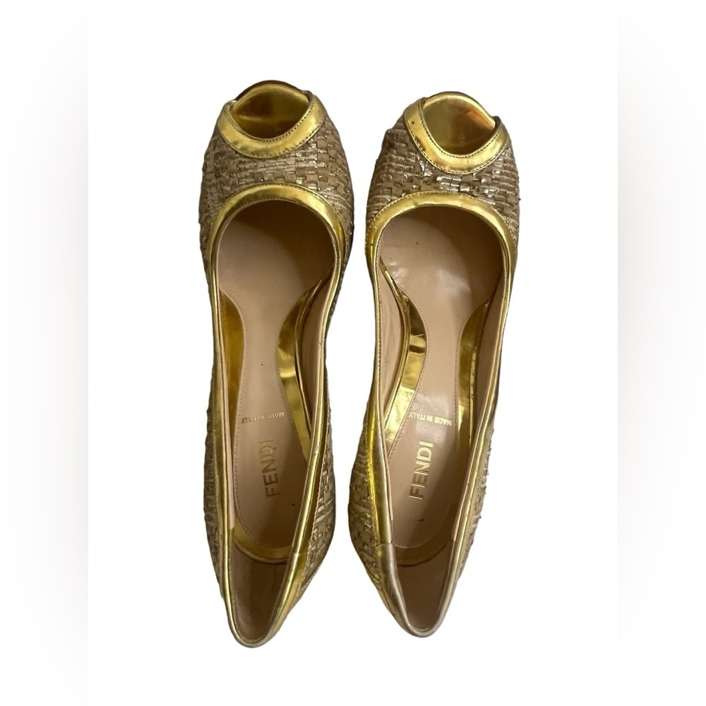 Fendi
Metallic Gold Tone Peep-Toe Pumps Women's Size 9 - Picture 2 of 11